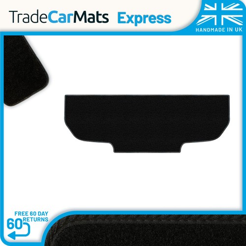 Tailored carpet boot floor - boot,